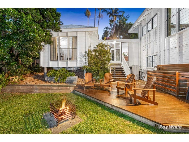 8 Rosslyn Close, Lammermoor — photo 1 of 5