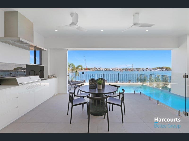60 Marina Parade, Jacobs Well — photo 1 of 5