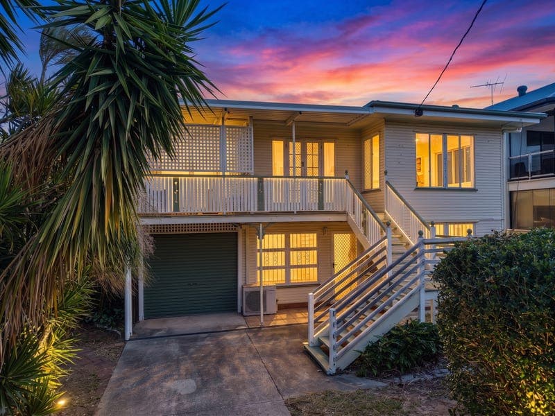 5 Donald Street, Woody Point — photo 1 of 5