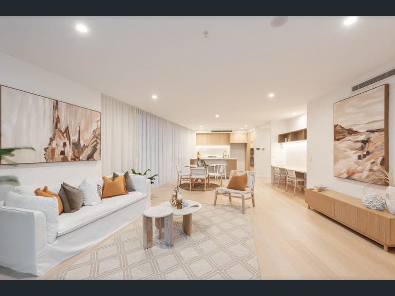 407/180 Marine Parade, Labrador — photo 1 of 5