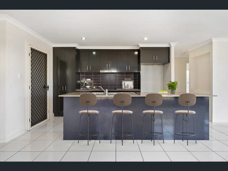 111 Springfield Drive, Norman Gardens — photo 1 of 5