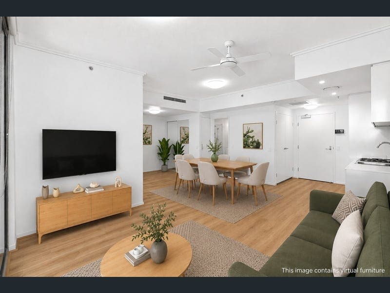 10210/8 Harbour Road, Hamilton — photo 1 of 5