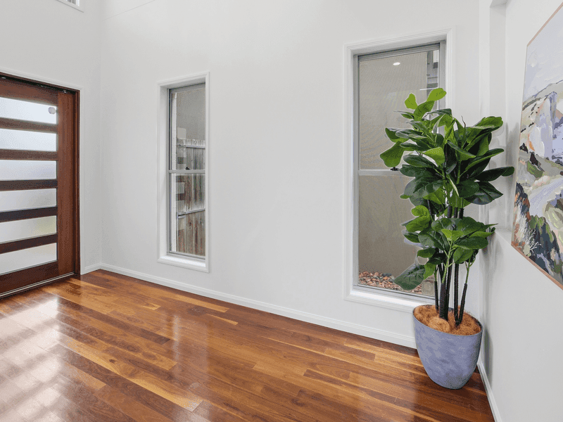 38 Longland Street, Cleveland — photo 1 of 5