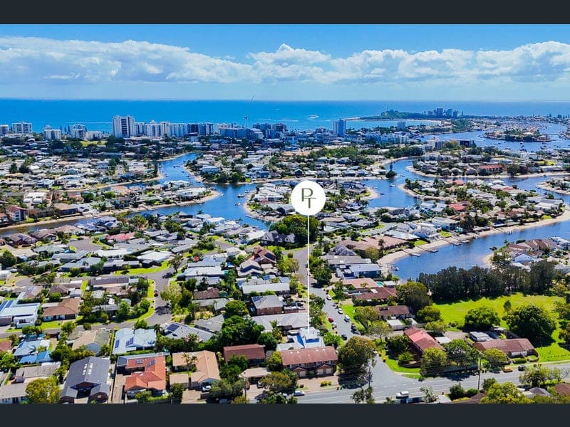 3 Carrothool Place, Mooloolaba — photo 1 of 5