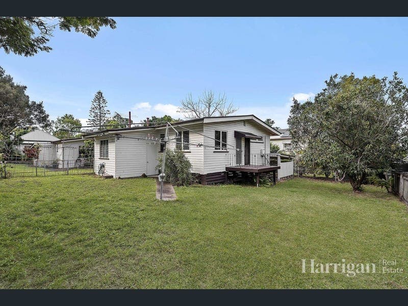 84 Broughton Road, Kedron — photo 1 of 5