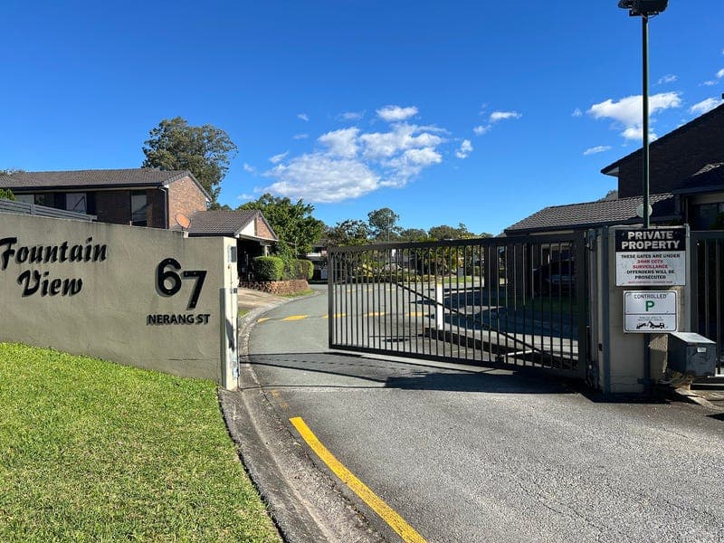 2 Ivy/67 Nerang Street — photo 1 of 5
