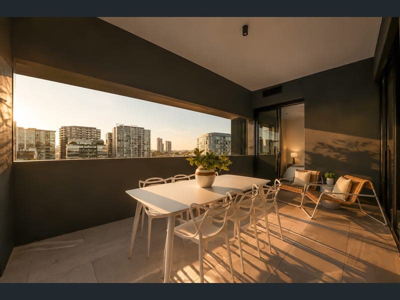 908/71 Doggett Street, Newstead — photo 1 of 5