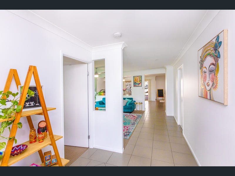 256 Universal Street, Oxenford — photo 1 of 5