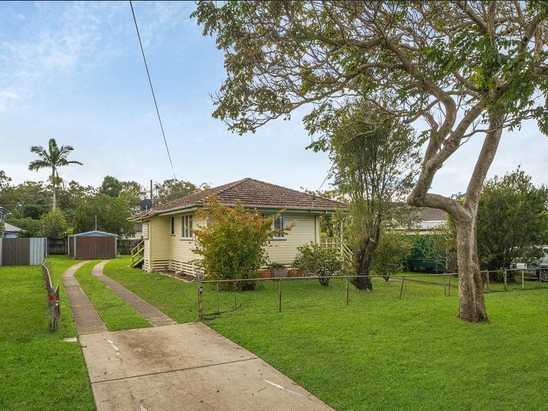 24 Highland Street, Redcliffe — photo 1 of 5