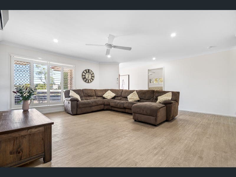 18 Mareeba Court, Arana Hills — photo 1 of 5