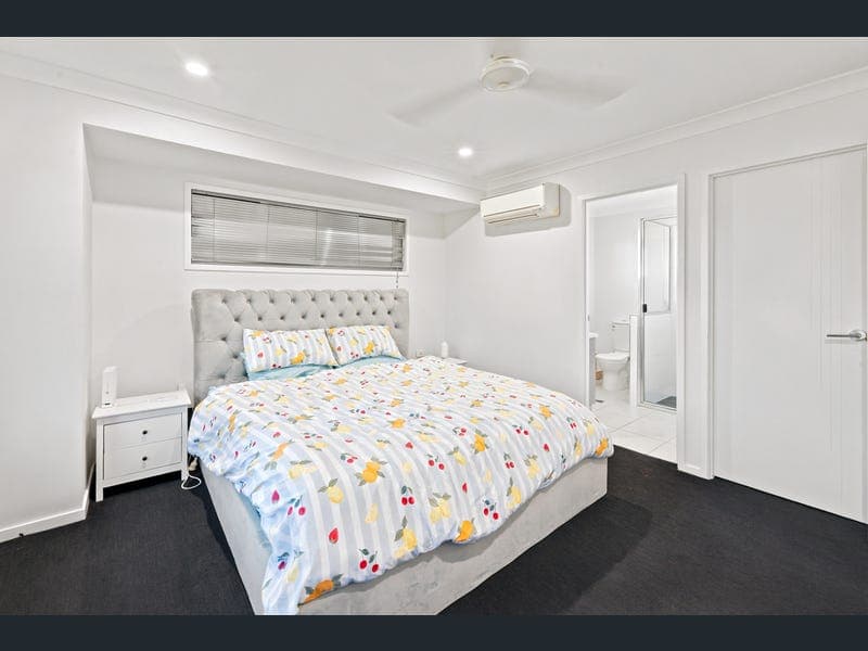 17 Kingslea Court, Ooralea — photo 1 of 5