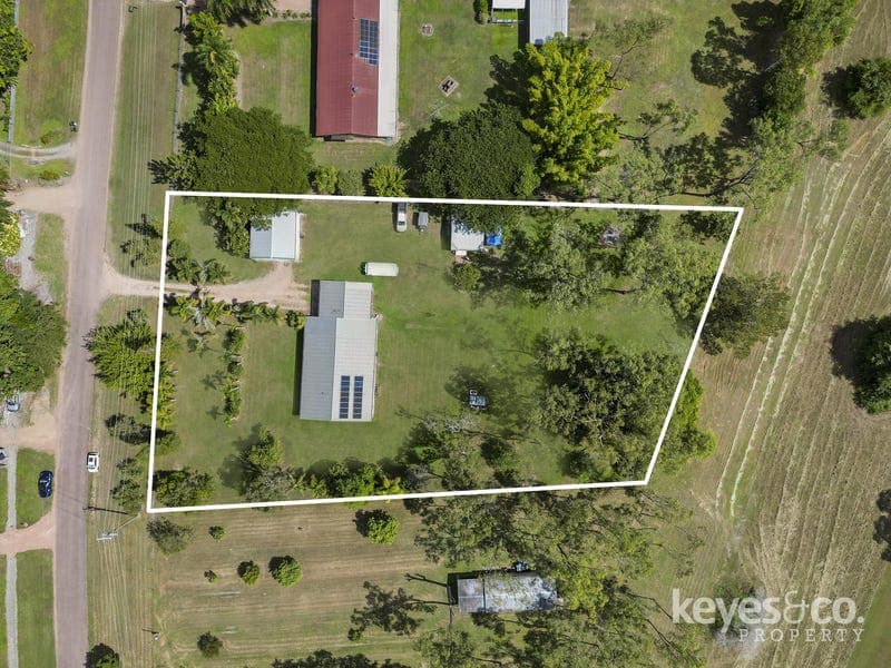 21 Flagstone Avenue, Rangewood — photo 1 of 5