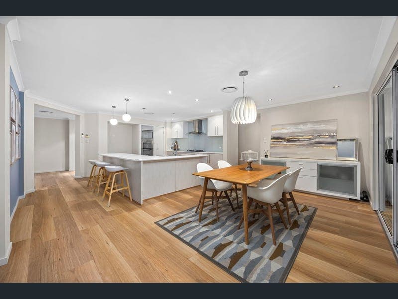 21 Banbrook Court, Molendinar — photo 1 of 5