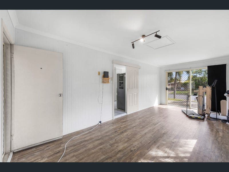 59 Broomdykes Drive, Beaconsfield — photo 1 of 5