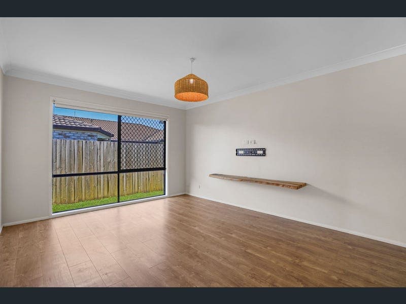 6 Fernwood Court, Victoria Point — photo 1 of 5