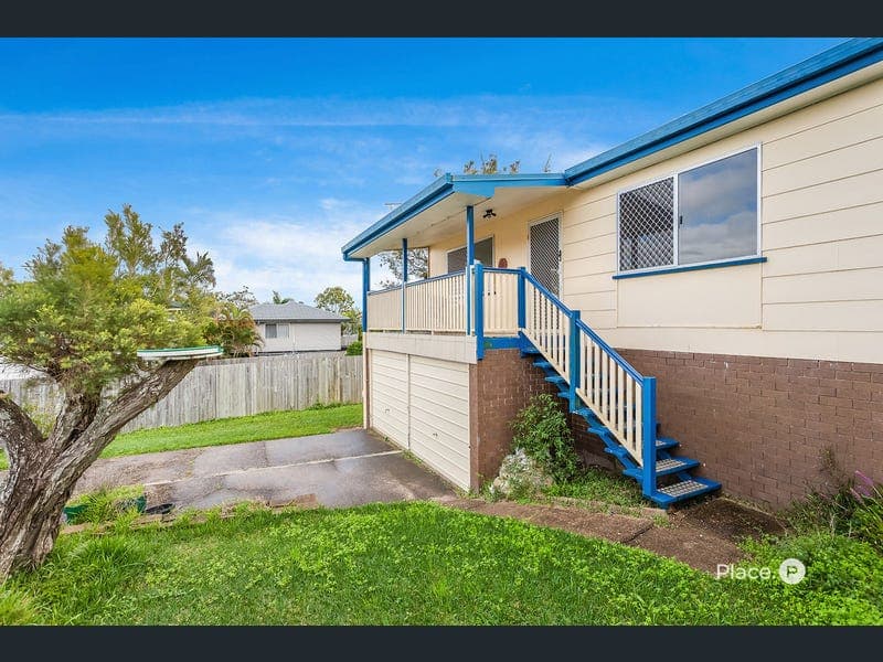27 Moonga Court, Clontarf — photo 1 of 5