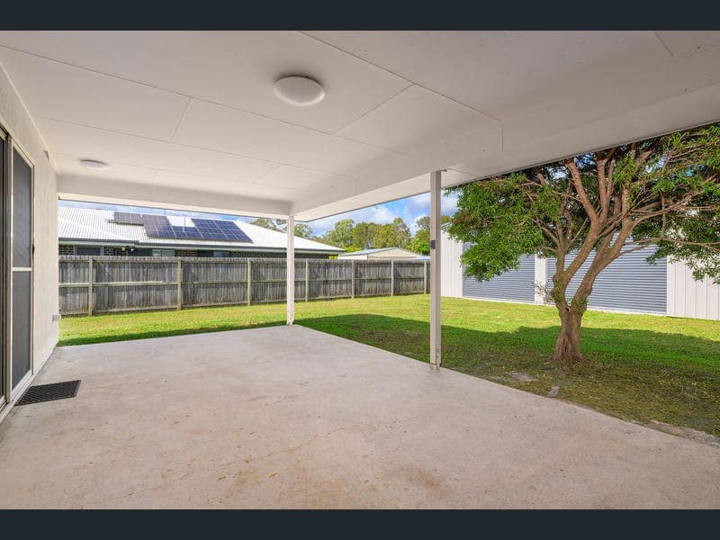 14 Environs Avenue, Cooloola Cove — photo 1 of 5