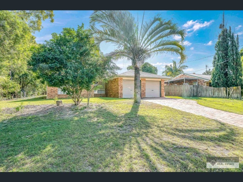 14 Olive Drive, Moore Park Beach — photo 1 of 5