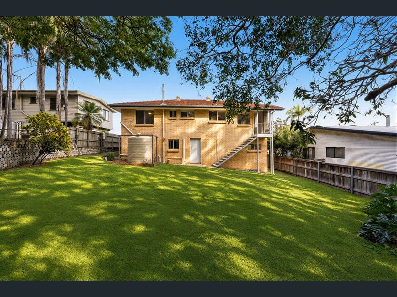 20 Banbury Street, Carina — photo 1 of 5