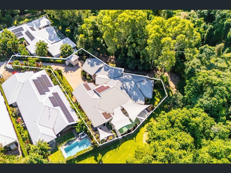 1 Silver Crescent, Palm Cove — photo 1 of 5