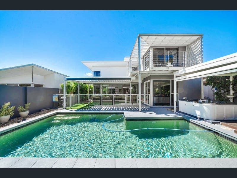 837 Legend Trail, Robina — photo 1 of 5
