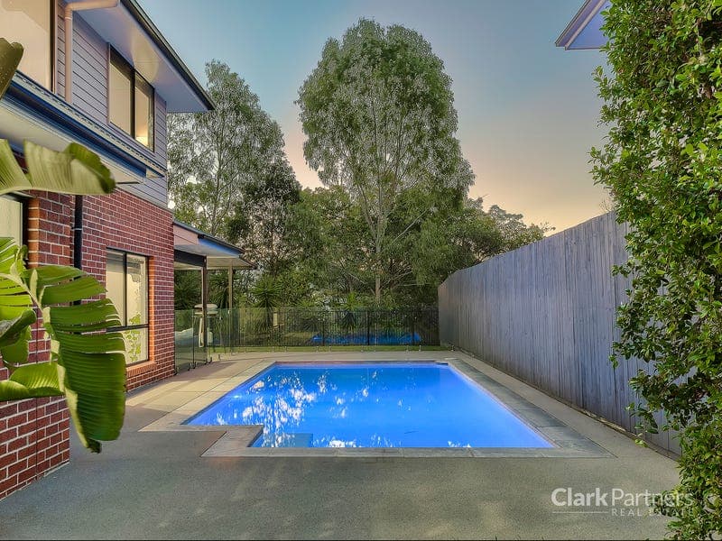 113 Kingfisher Drive, Upper Kedron — photo 1 of 5