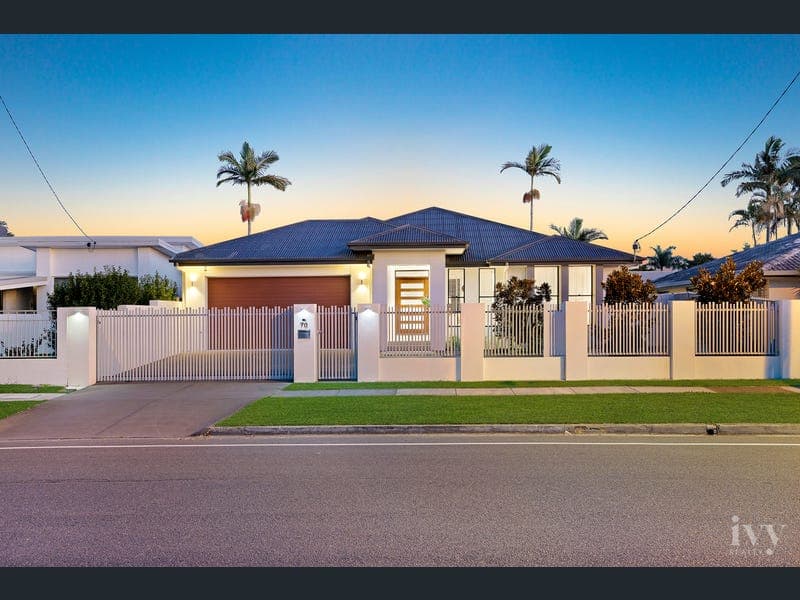 70 Poinsettia Avenue, Runaway Bay — photo 1 of 5