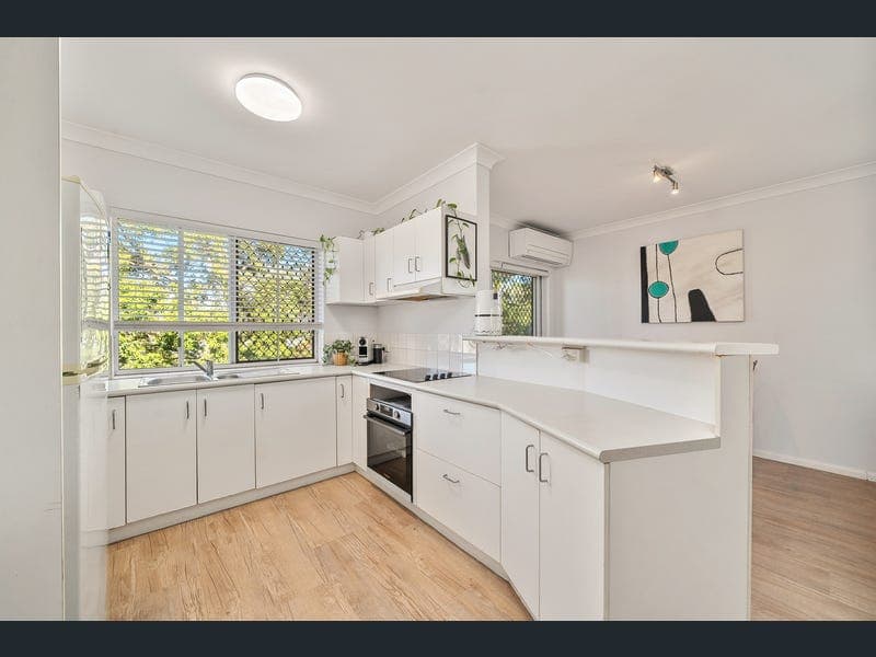 9/2 Surrey Street, Nundah — photo 1 of 5