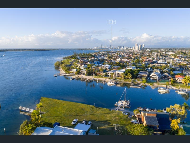 11 Howard Street, Runaway Bay — photo 1 of 5