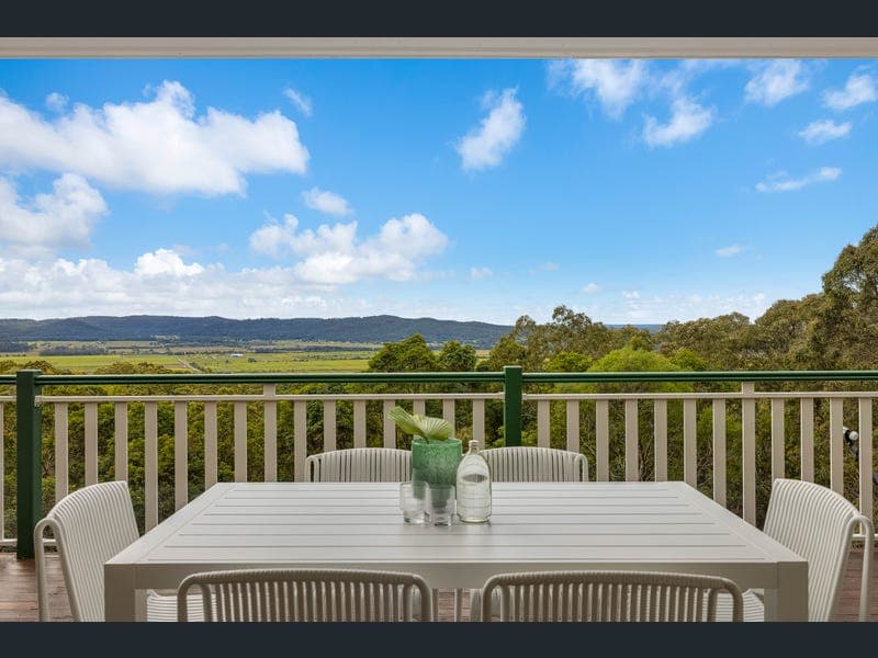 7 Mount Coolum Close, Maroochy River — photo 1 of 5