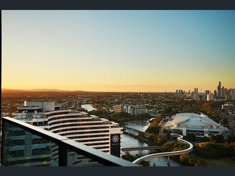 12403/5 The Darling Avenue, Broadbeach — photo 1 of 5
