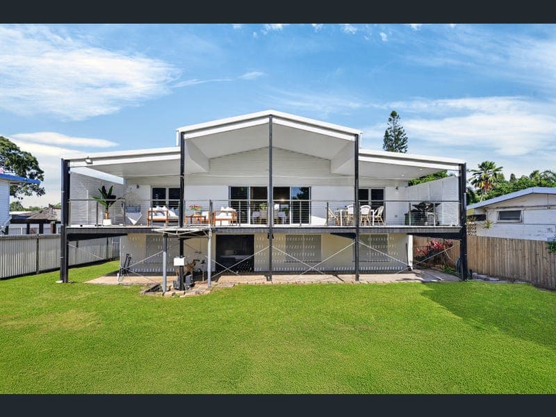 20 Reef Street, Saunders Beach — photo 1 of 5