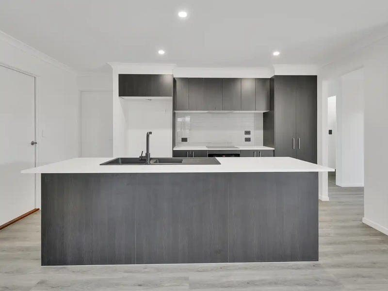 9 Pulsar Street, Flagstone — photo 1 of 5