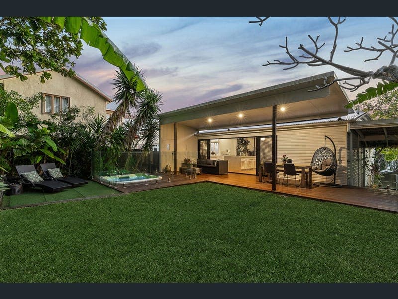 16 Laurel Avenue, Wilston — photo 1 of 5