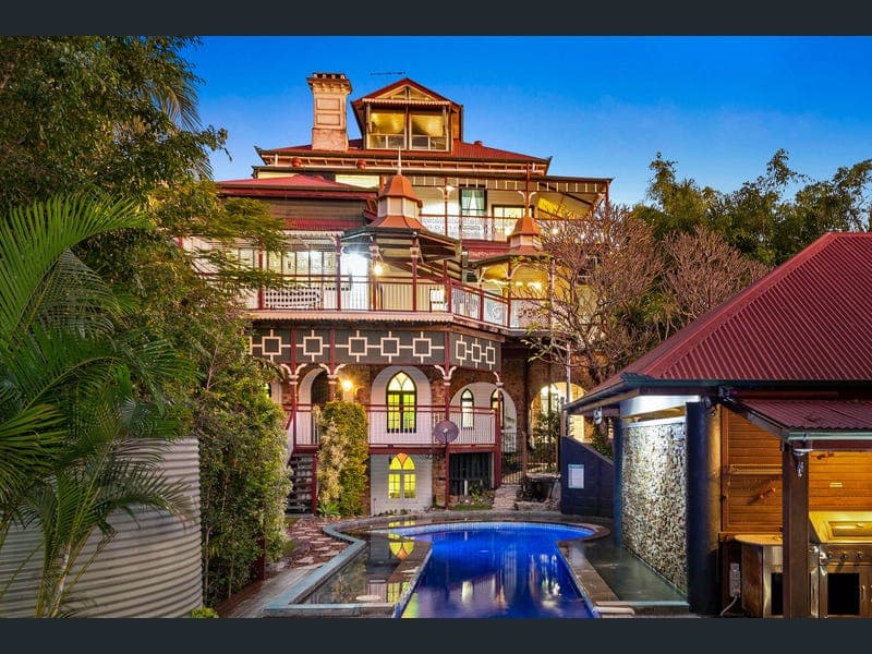 35 Brighton Road, Highgate Hill — photo 1 of 5