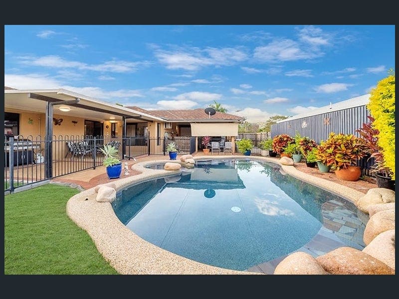 29 Eaton Circle, Kirwan — photo 1 of 5