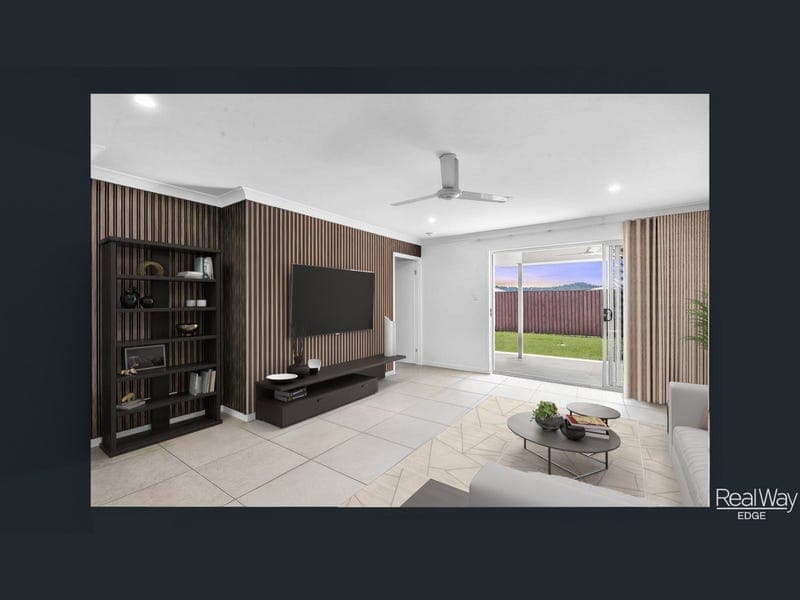 8 Lang Street, White Rock — photo 1 of 5