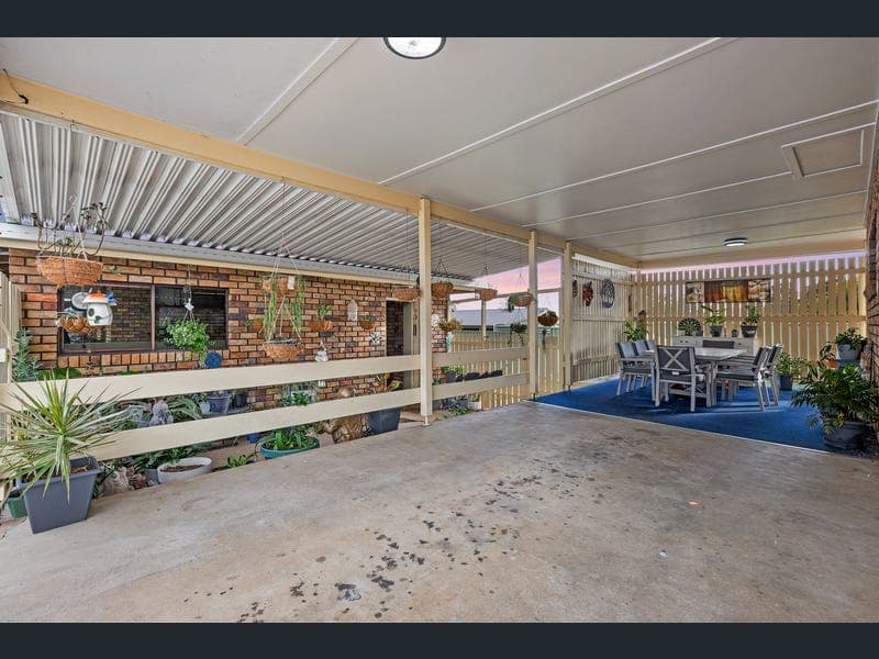 1 Rangers Road, Warwick — photo 1 of 5