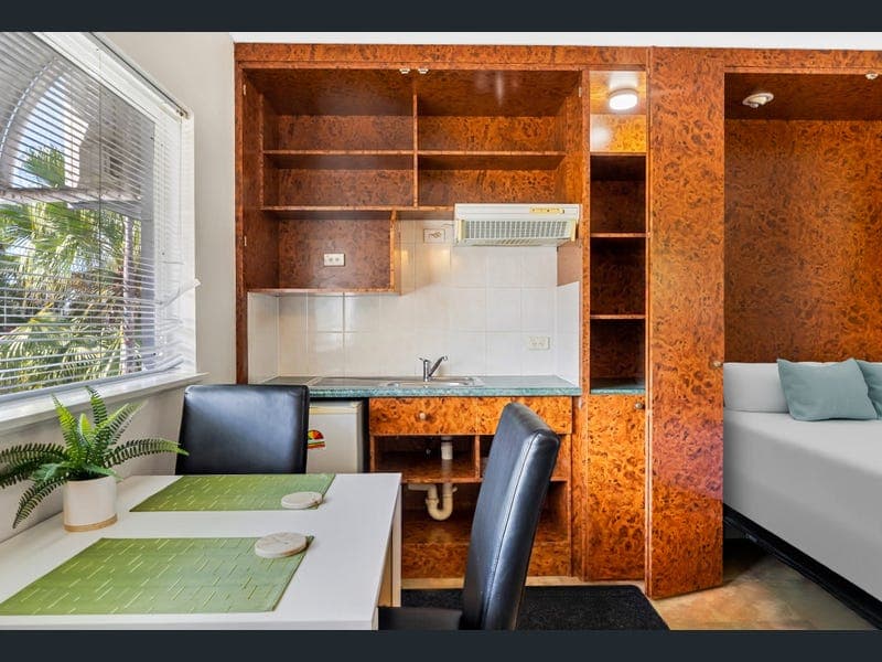 10/4 Chester Court, Manunda — photo 1 of 5