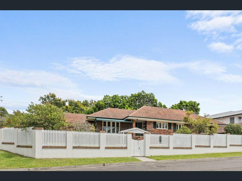100 Christian Street, Clayfield — photo 1 of 5