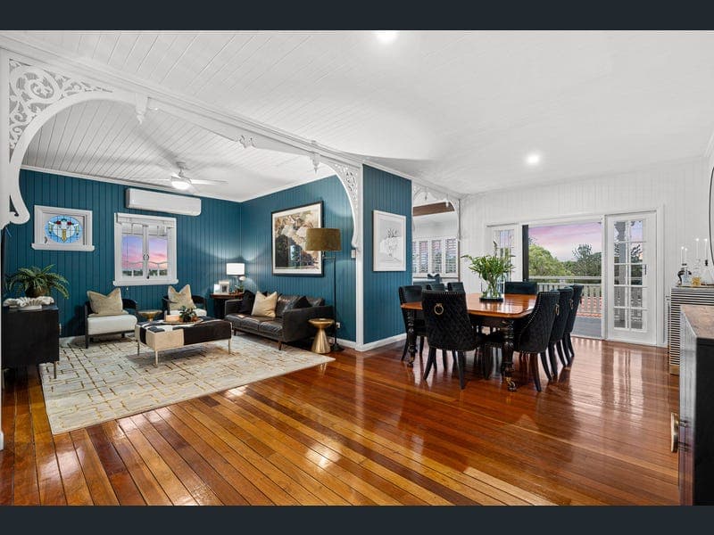 21 Parkview Avenue, Wynnum — photo 1 of 5