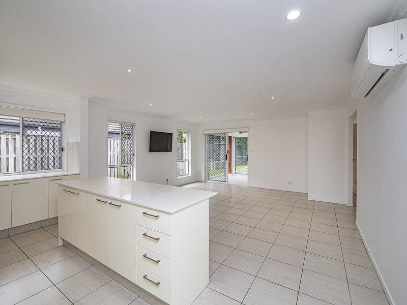 3 Pamphlett Street, Oxley — photo 1 of 5