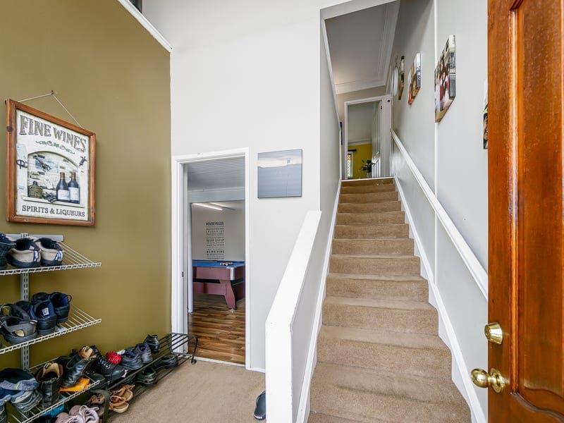 42 Glenella Street, The Gap — photo 1 of 5
