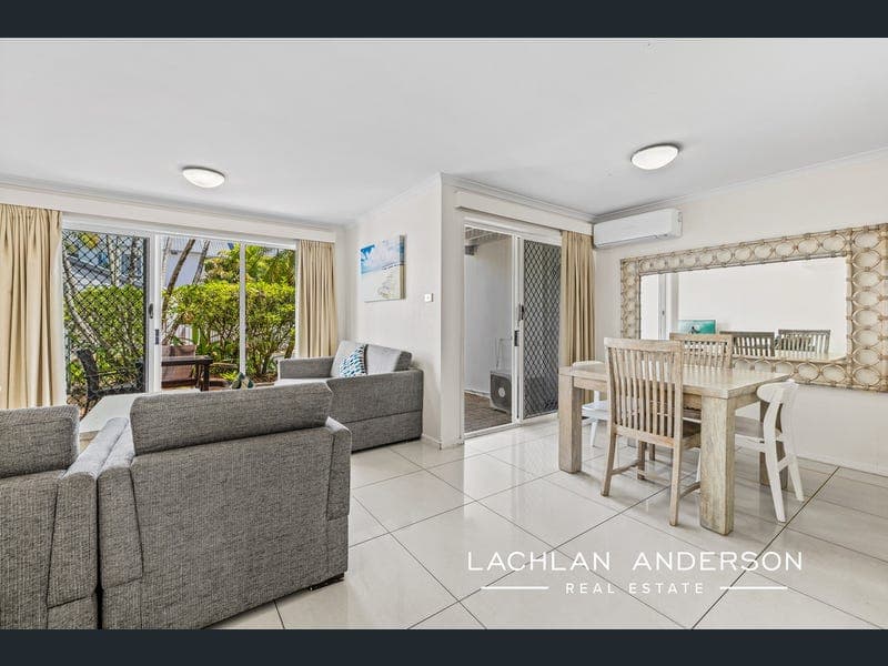 23/2 Landsborough Parade, Golden Beach — photo 1 of 5
