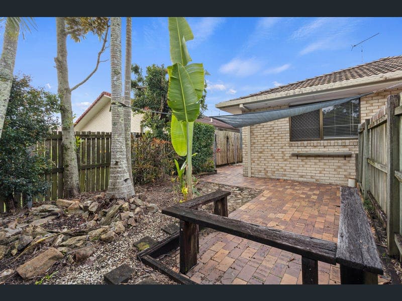 1/106 Amarina Avenue, Mooloolaba — photo 1 of 5