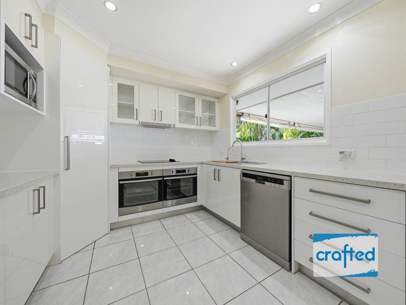 118 Vansittart Road, Regents Park — photo 1 of 5