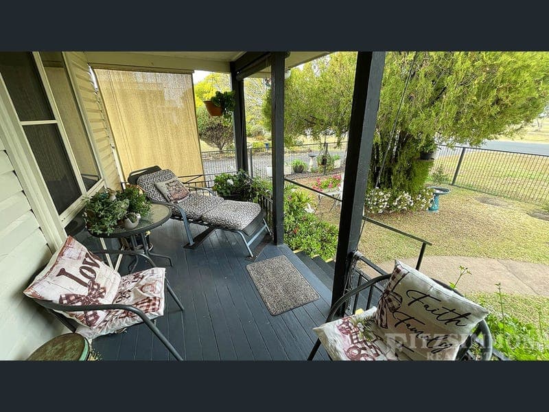 5 Edward Street, Dalby — photo 1 of 5
