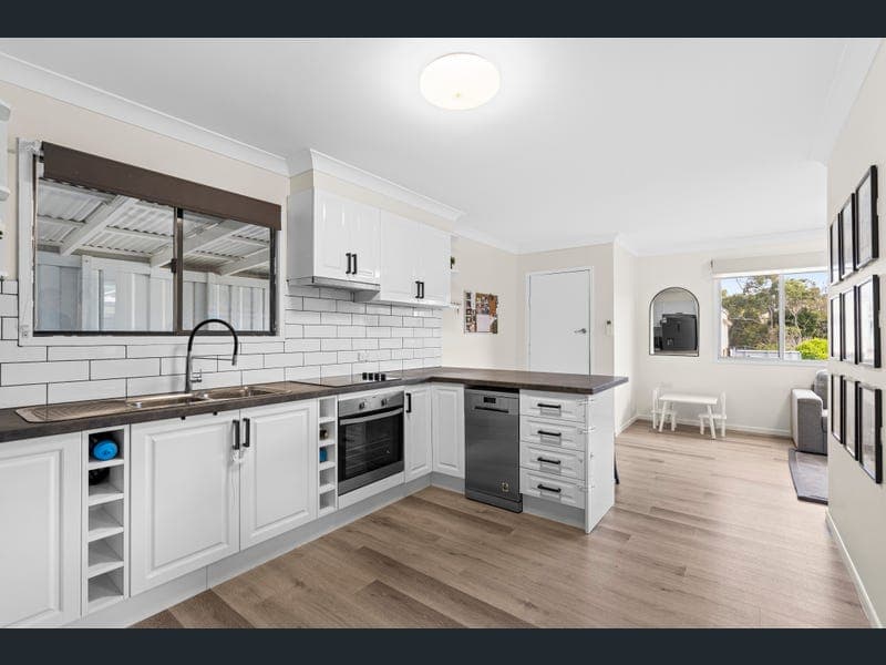 7 Glasgow Street, North Toowoomba — photo 1 of 5