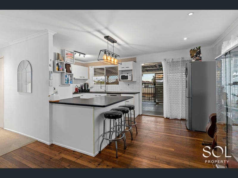 33 Willena Street, Boondall — photo 1 of 5