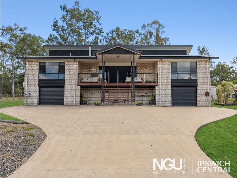 39 Stephenson Crescent, Kensington Grove — photo 1 of 5